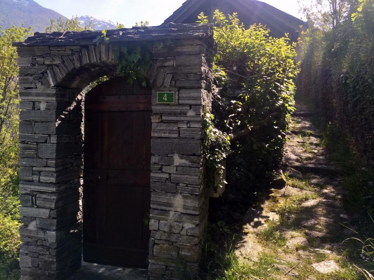 Rustico "Casa Di Sasso" Villa Intragna Exteriör bild