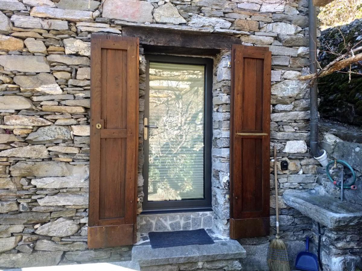 Rustico "Casa Di Sasso" Villa Intragna Exteriör bild