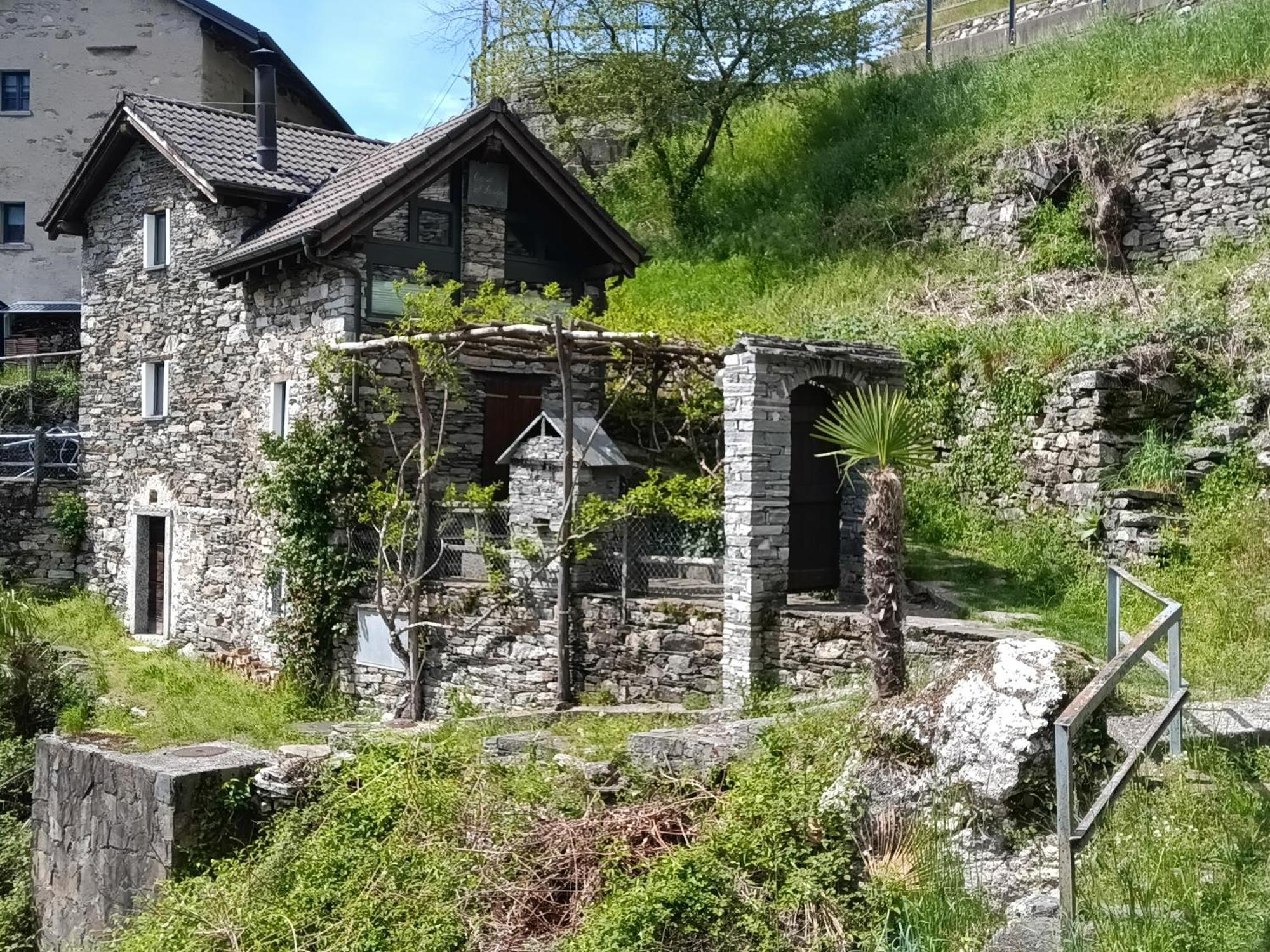 Rustico "Casa Di Sasso" Villa Intragna Exteriör bild
