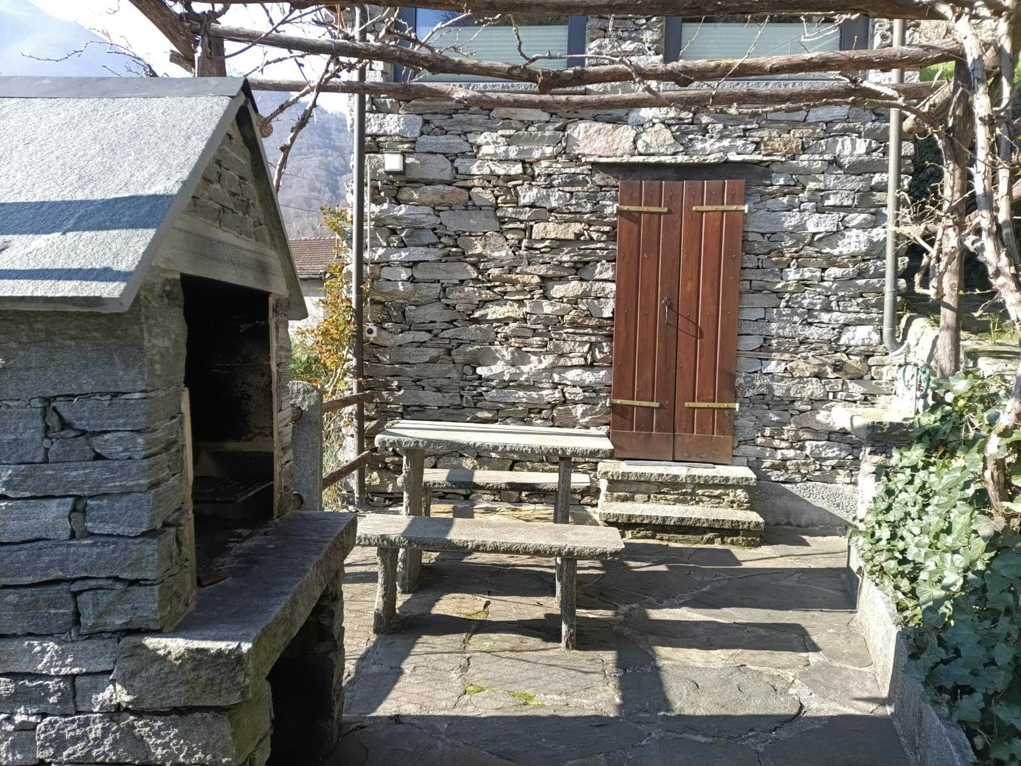 Rustico "Casa Di Sasso" Villa Intragna Exteriör bild