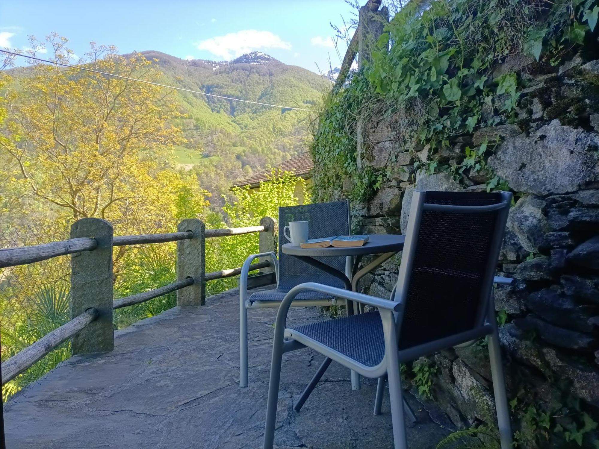 Rustico "Casa Di Sasso" Villa Intragna Exteriör bild